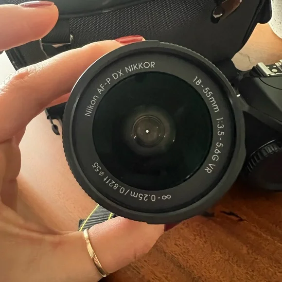 Nikon D3400 Digital SLR Camera Kit with Bag - Picture 2 of 6